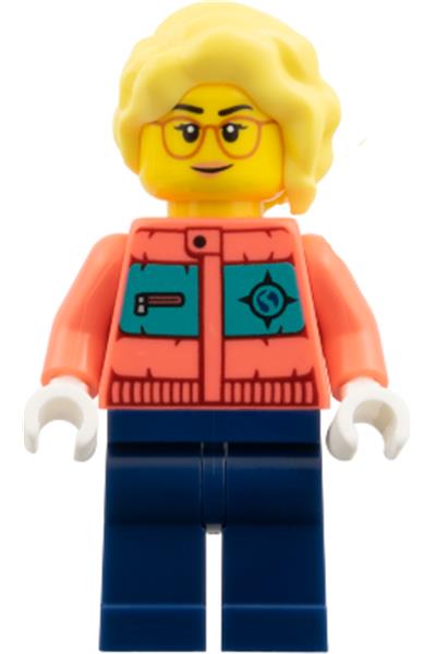 Arctic Explorer Photographer - edu028