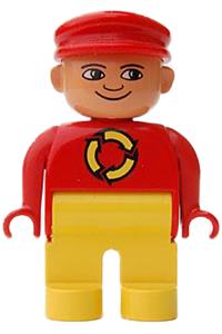 Duplo Male - Male Duplo figure with yellow legs, wearing a red top with a recycle logo and a red cap with a turned-down nose - 4555pb125