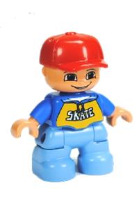 Duplo Figure Lego Ville, Child Boy, Medium Blue Legs, Blue Top with 'SKATE' Pattern, Red Cap 47205pb024