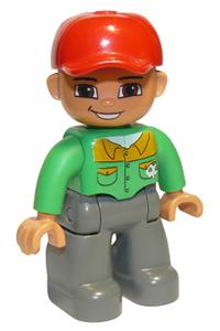 Duplo Male - Male Duplo Figure in Lego Ville with dark bluish gray legs, a bright green button-down shirt, a red cap, brown eyes, and an open mouth smile - 47394pb101