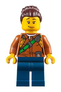 City Jungle Explorer Female - Female city jungle explorer with dark orange shirt, green strap, dark blue legs, and dark brown hair in a large high bun - cty0796