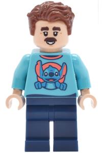Main Street, U.S.A. Park Guest - Male Main Street, U.S.A. park guest with medium azure Stitch shirt with surfboard on back and dark blue legs - dis210