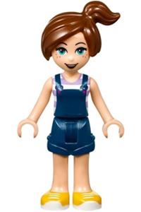 Sophie Jones - Sophie Jones with open mouth smile - elf032