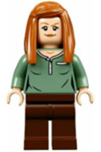 Ginny Weasley Minifigure - Ginny Weasley wearing a sand green polo shirt - hp219