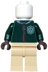 Slytherin Quidditch Mannequin - Mannequin wearing a quidditch dark green robe with a Slytherin crest - hp578
