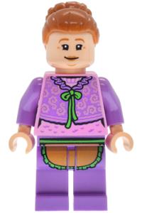 Mrs. Flume Minifigure - Mrs. Flume wearing a medium lavender shawl - hp580