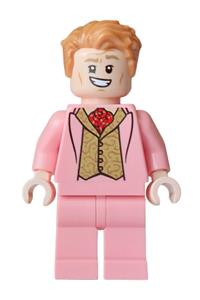 Gilderoy Lockhart Minifigure - Gilderoy Lockhart wearing a warm pink suit with a gold vest - hp625