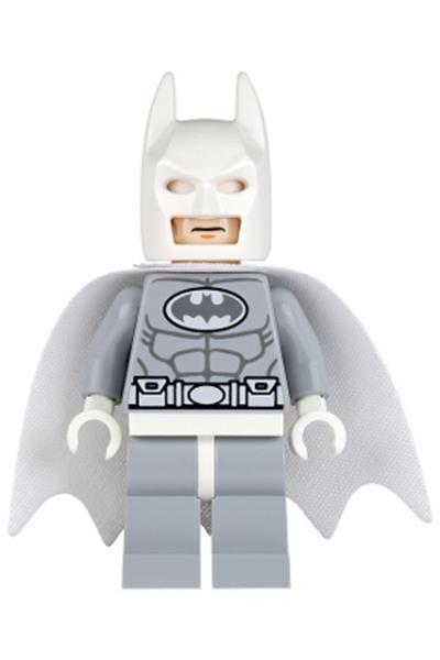 LEGO Super Heroes DC Universe Black Batman Minifigure with Batarang  (Traditional Head)