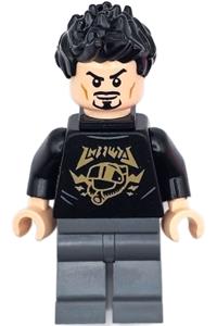Tony Stark Minifigure - Tony Stark wearing a black shirt with a gold helmet and a pin holder on his back - sh928