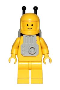 Classic Space (Classic Yellow Spaceman) - Yellow with Light Gray Jet Pack and Trans Red Cones sp053b