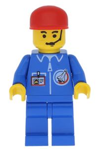 Crew Minifigure - Crew member of the Launch Command team wearing a red cap - splc004