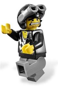 Bubba Blaster Minifigure - Backyard Blaster 2 Bubba Blaster with aviator cap - wr006