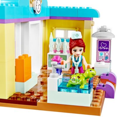 lego juniors vet clinic