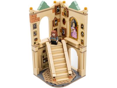 Brickfinder - LEGO Hogwarts Grand Staircase 40577 Promotion Details!