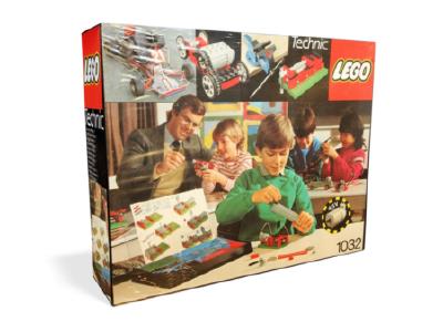 1032 LEGO Dacta Technic II Powered Machines Set thumbnail image