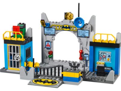 10672 LEGO Juniors Super Heroes Batman Defend the Batcave thumbnail image