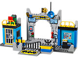 10672 LEGO Juniors Super Heroes Batman Defend the Batcave