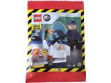 122509 LEGO Jurassic World Ranger with Laboratory