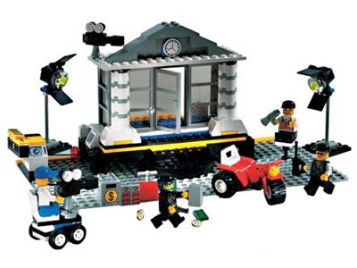 1352 LEGO Explosion Studio