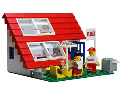 1854 LEGO House with Roof-Windows