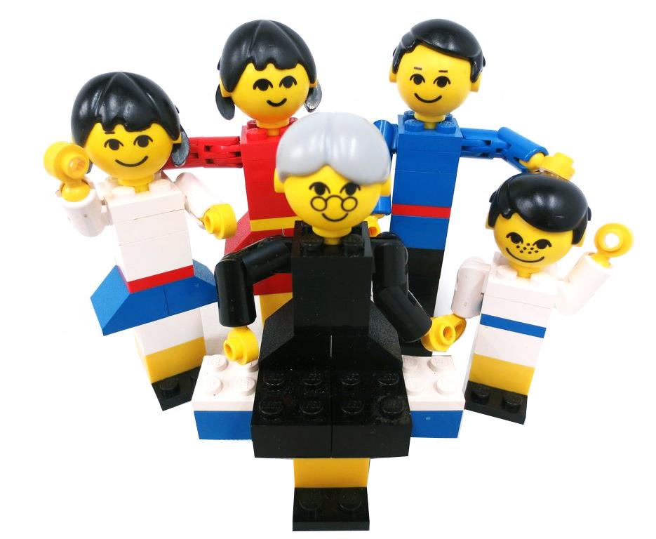 LEGO 200 Family BrickEconomy