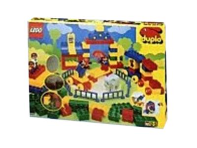 2221 LEGO Duplo Build 'n' Play Circus Theme thumbnail image
