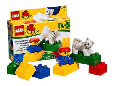 2277 LEGO Duplo Boy with Cat