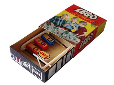 231-2 LEGO Esso Pumps and Sign