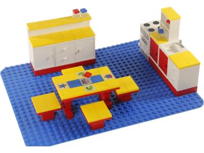 261-4 LEGO Homemaker Dolls Kitchen thumbnail image