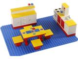 261-4 LEGO Homemaker Dolls Kitchen