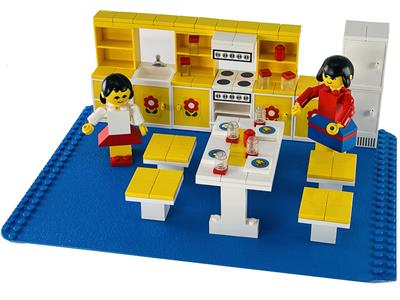 263 LEGO Homemaker Kitchen