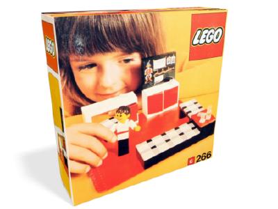 266 LEGO Homemaker Children's Room