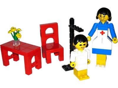 276 LEGO Homemaker Nurse and Child thumbnail image