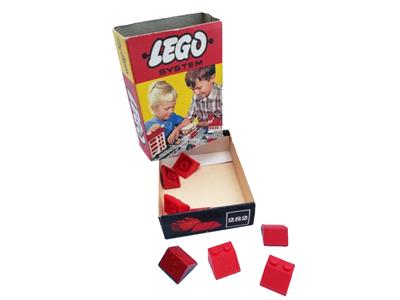 282 LEGO 2x2 Sloping Roof Bricks Red