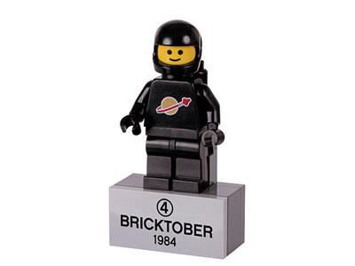 2856226 LEGO Classic Black Spaceman thumbnail image