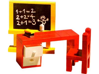 291 LEGO Homemaker Blackboard and School Desk thumbnail image