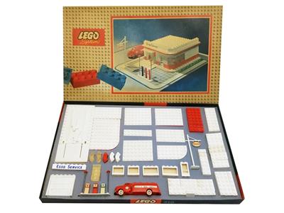 310-5 LEGO ESSO Filling Station thumbnail image