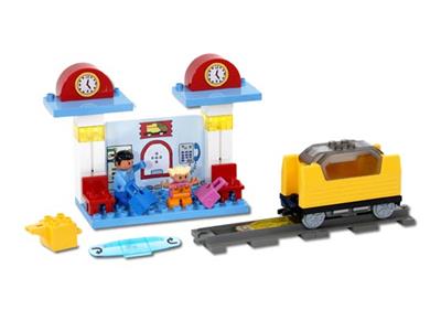 3327 LEGO Logic Intelligent Train Station