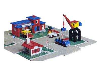 355 LEGOLAND Town Center Set with Roadways thumbnail image