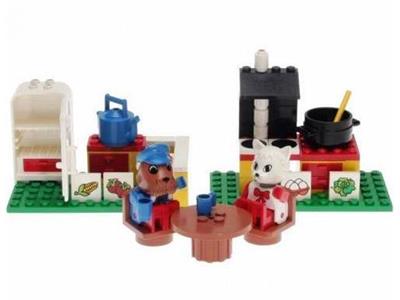 3646 LEGO Fabuland Catherine Cat in Her Kitchen