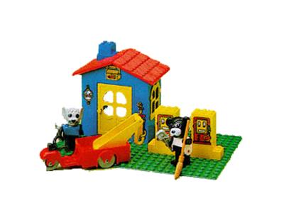 3666 LEGO Fabuland Billy Bear and Mortimer Mouse's  Service Station thumbnail image