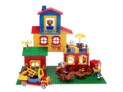 3678 LEGO Fabuland Lionel Lion's Lodge thumbnail image