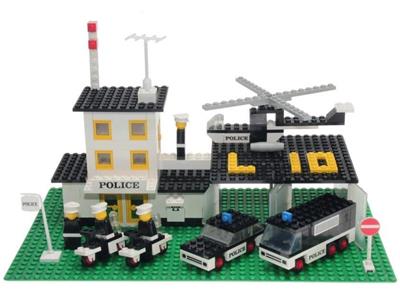 370 LEGOLAND Police Headquarters