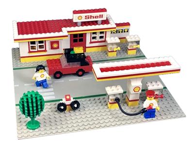 377 LEGO Shell Service Station thumbnail image