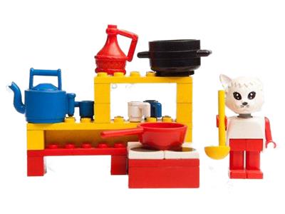 3795 LEGO Fabuland Catherine Cat in her Kitchen thumbnail image