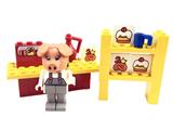 3796 LEGO Fabuland Patricia Piglet at Her Bakery
