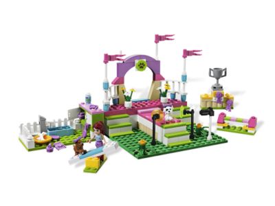 3942 LEGO Friends Heartlake Dog Show thumbnail image