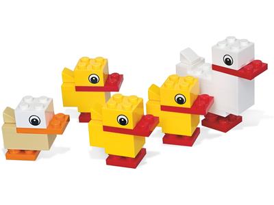 40030 LEGO Easter Duck with Ducklings thumbnail image