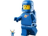 40921 LEGO Scaled-Up Blue Astronaut Minifigure