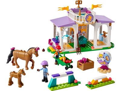 41746 LEGO Friends Riding School thumbnail image